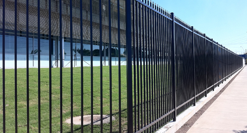 Fencing/Fence Aluminium/Garden / Swing/Driveway/Metal Sliding Panel Fence Design for House/School/Factory/Swimming Pool