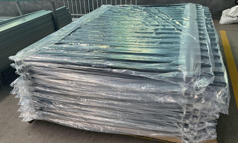 Spear Picket Fence Panel Galvanized Steel Fence Security Fencing/Gate Security Fence